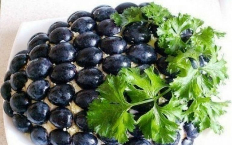 Салат виноградная гроздь с курицей рецепт с Салат виноградная гроздь с курицей рецепт с